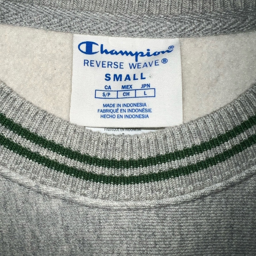 Champion - Picture 3 of 3
